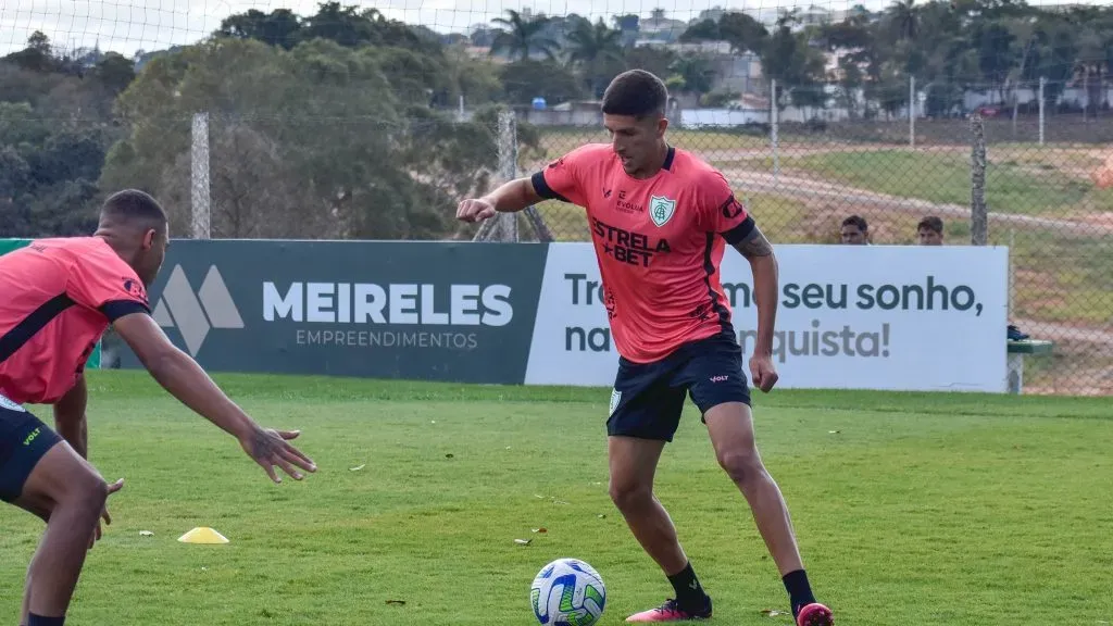América Mineiro llega este lunes a Chile para jugar contra Colo Colo