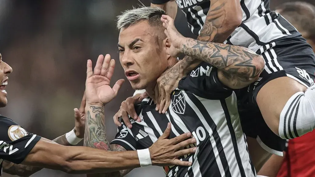 Eduardo Vargas no logra retomar su nivel en el Mineiro y lo hinchas lo piden como moneda de cambio con Pedro desde el Flamengo. Foto: Getty Images.