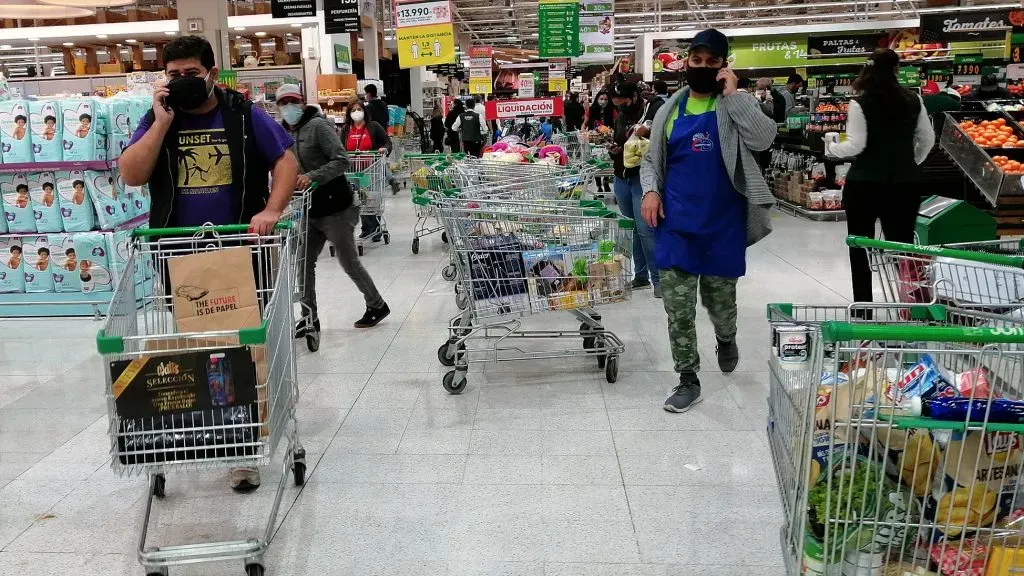 ¿Cierran más temprano? Mira el horario de los supermercados para hoy.