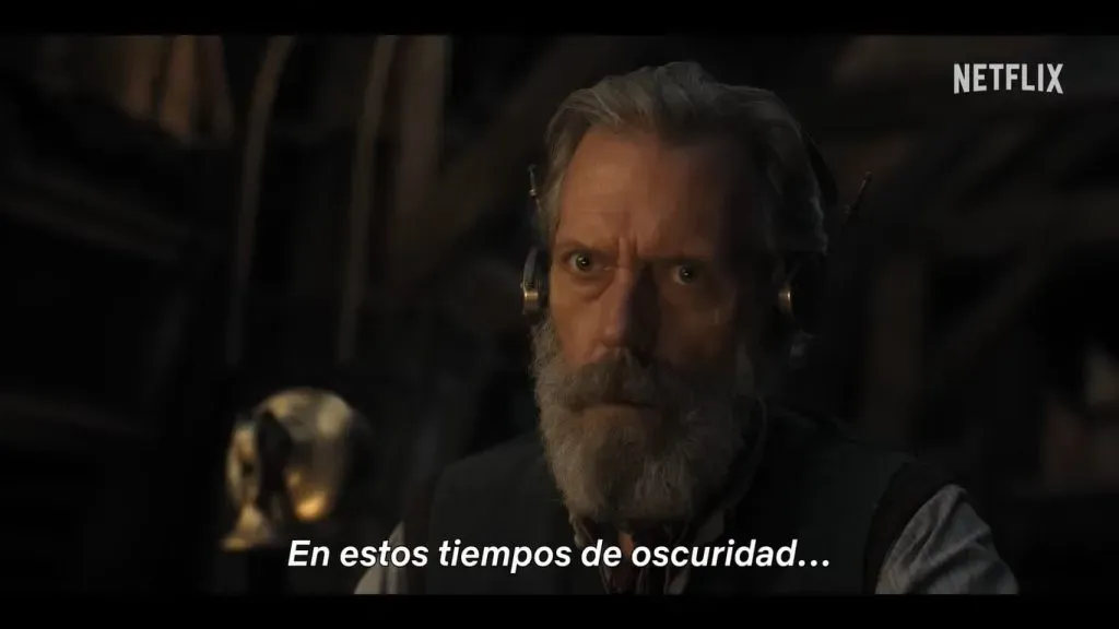 Hugh Laurie en “La luz que no puedes ver”. Imagen: Netflix.