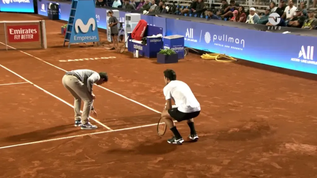 Garin discutió largo rato con el juez de silla una pelota crucial para el desenlace del partido