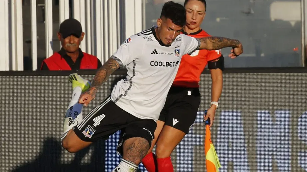 Alan Saldivia no estuvo ante Unión La Calera y dejó a los albos preocupados. Foto: Photosport.