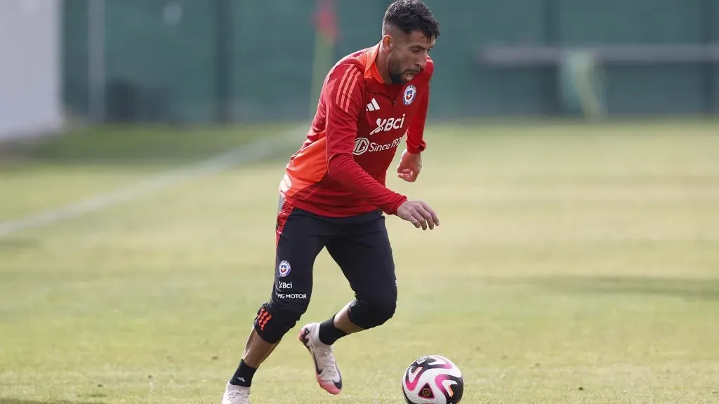 Mauricio Isla se mantuvo entrenando en Juan Pinto Durán mientras definía su arribo a Colo Colo. Foto: Carlos Parra, Comunicaciones ANFP.