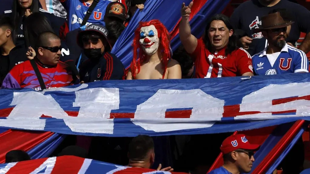 Los hinchas de la U en el Superclásico