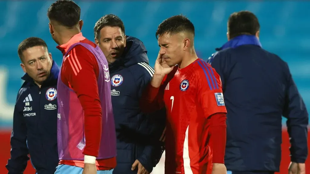 Vicente Pizarro se lesionó jugando por Chile.