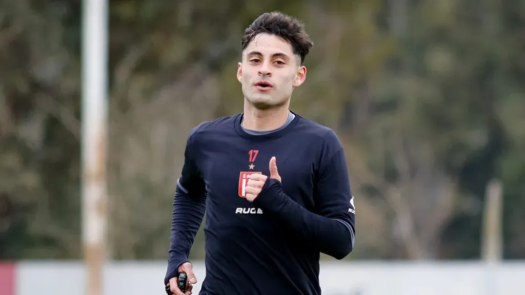 Javier Altamirano sumaba 16 partidos en Argentina antes de su episodio ante Boca de Abril. ¿Podrá sumar más duelos en estas semanas para ser una opción en la selección chilena? | Foto: Estudiantes.