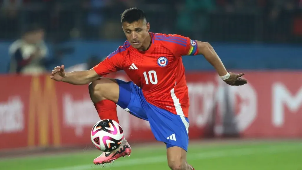 Alexis Sánchez puede estar de vuelta justo antes de las eliminatorias, lo que le solucionaría un problema a Ricardo Gareca. Foto: Photosport.