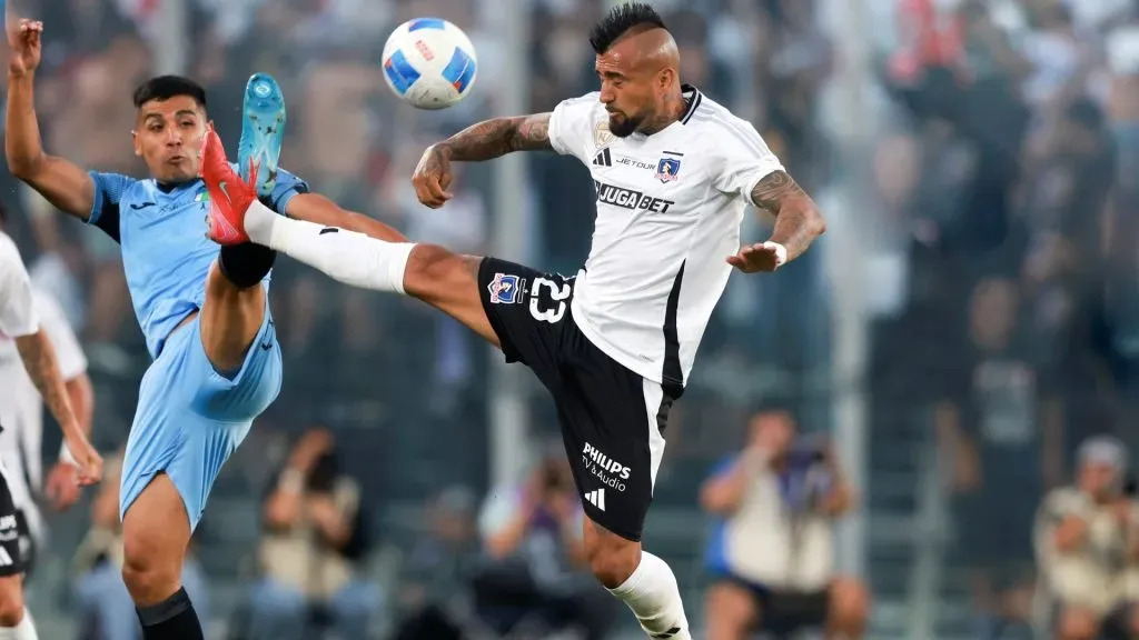 Arturo Vidal salió lesionado y ahora podría perderse hasta el clásico con la UC