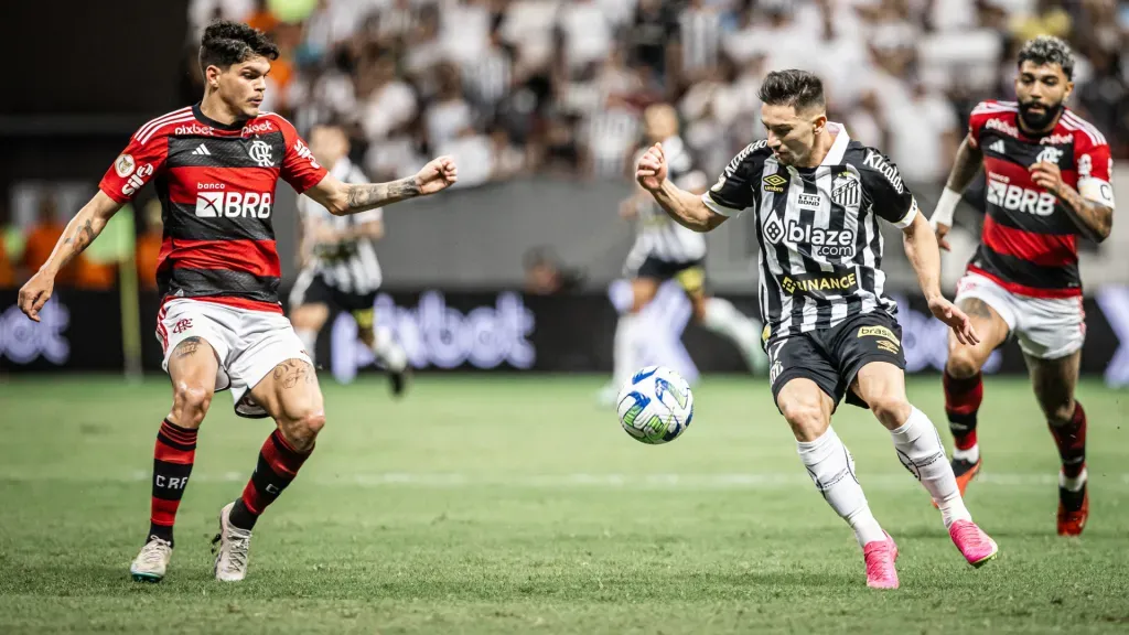 Flamengo e Santos se enfrentaram em Brasília (Foto: Raul Baretta/ Santos FC/ Divulgação)