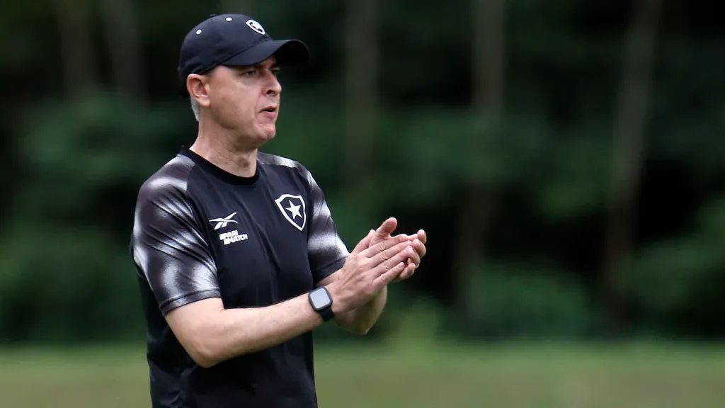 Thiago Nunes, técnico do Botafogo – (Foto: Vitor Silva/Botafogo/Divulgação)