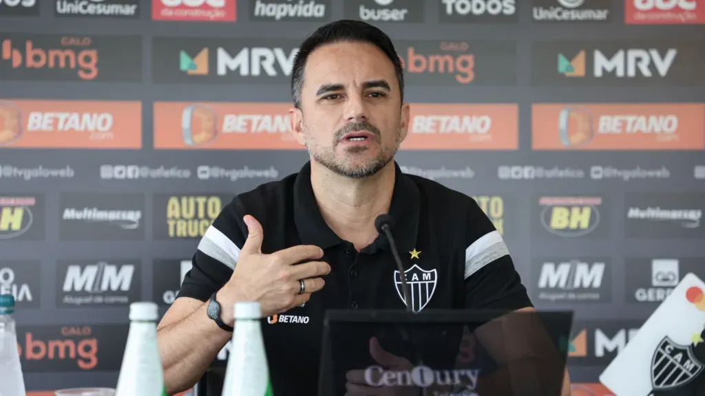 Rodrigo Caetano: diretor do Atlético virou alvo do Corinthians (Foto: Pedro Souza / Atlético / Divulgação)
