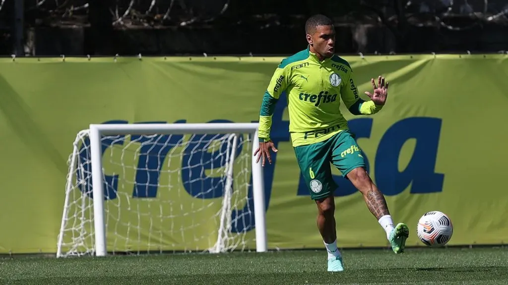 Lucas Esteves não deve ter chance no Palmeiras (Foto: Cesar Greco/Palmeiras/Divulgação)