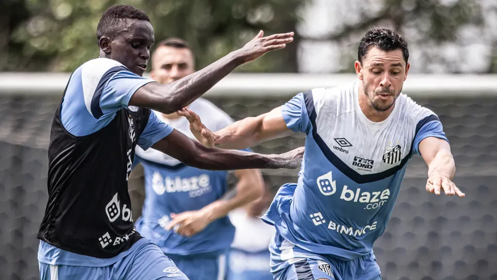 Giuliano é um dos reforços contratados pelo Peixe para 2024 (Foto: Raul Baretta/ Santos FC/ Divulgação)