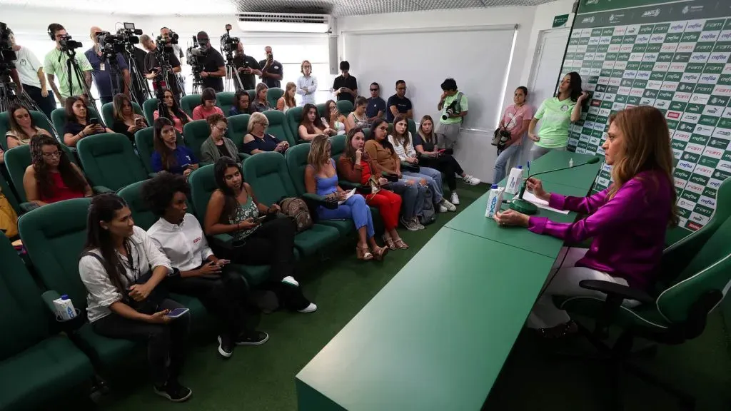 Sala de imprensa na Academia de Futebol. Foto: Flickr Oficial SE Palmeiras/Cesar Greco