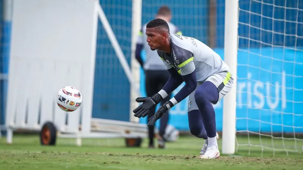 Adriel deixou o Grêmio após algumas polêmicas (Foto: Lucas Uebel / Grêmio / Divulgação)