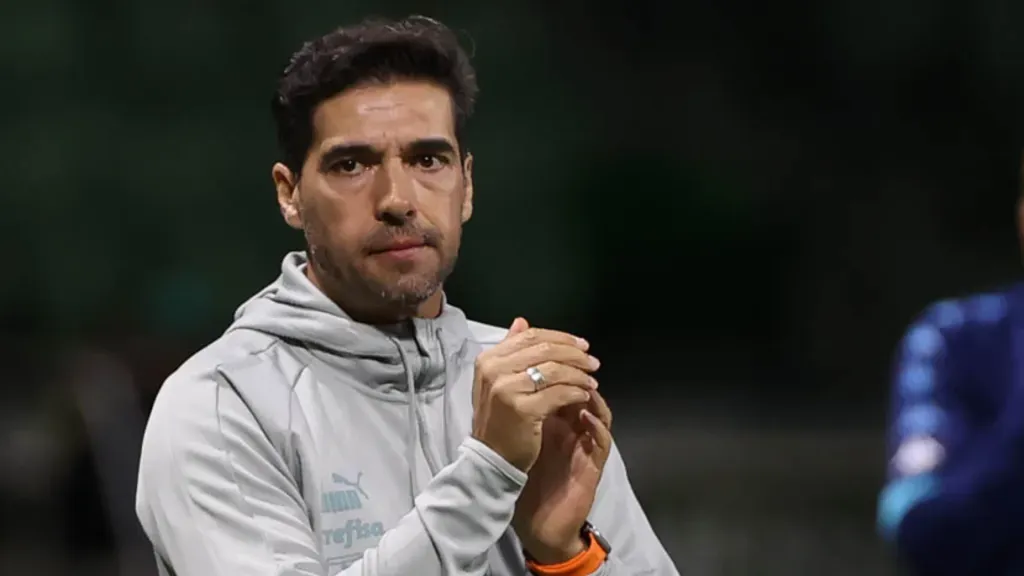 Abel Ferreira pediu paciência com os jovens (Foto: Cesar Greco/Palmeiras/Divulgação)