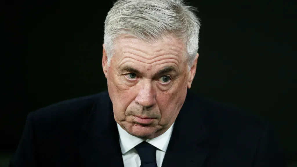 Defesa foi problema para Ancelotti ao longo da temporada (Foto: Florencia Tan Jun/Getty Images)