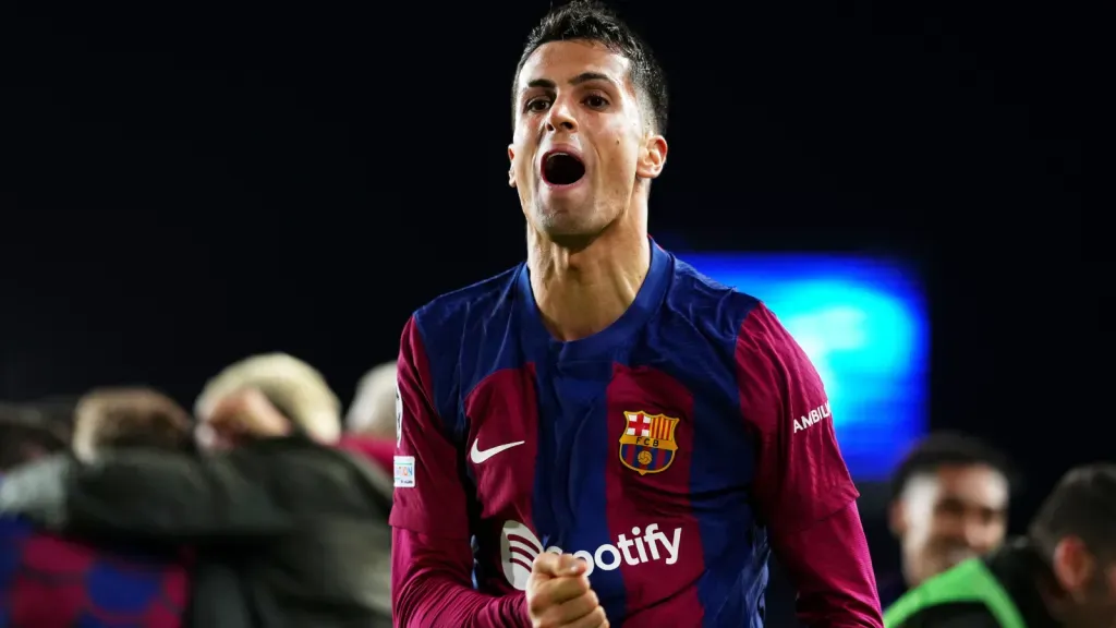 Cancelo atuou pelo Barça na última temporada (Foto: Alex Caparros/Getty Images)