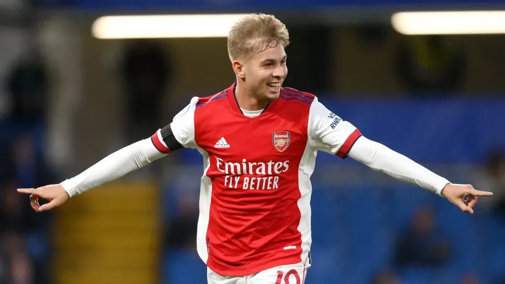 Smith Rowe está prestes a deixar o Arsenal para se juntar ao Fulham. (Photo by Mike Hewitt/Getty Images)