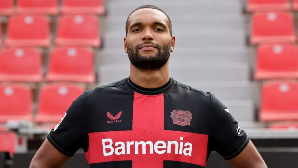 Jonathan Tah é zagueiro do Bayer Leverkusen. (Photo by Christof Koepsel/Getty Images)