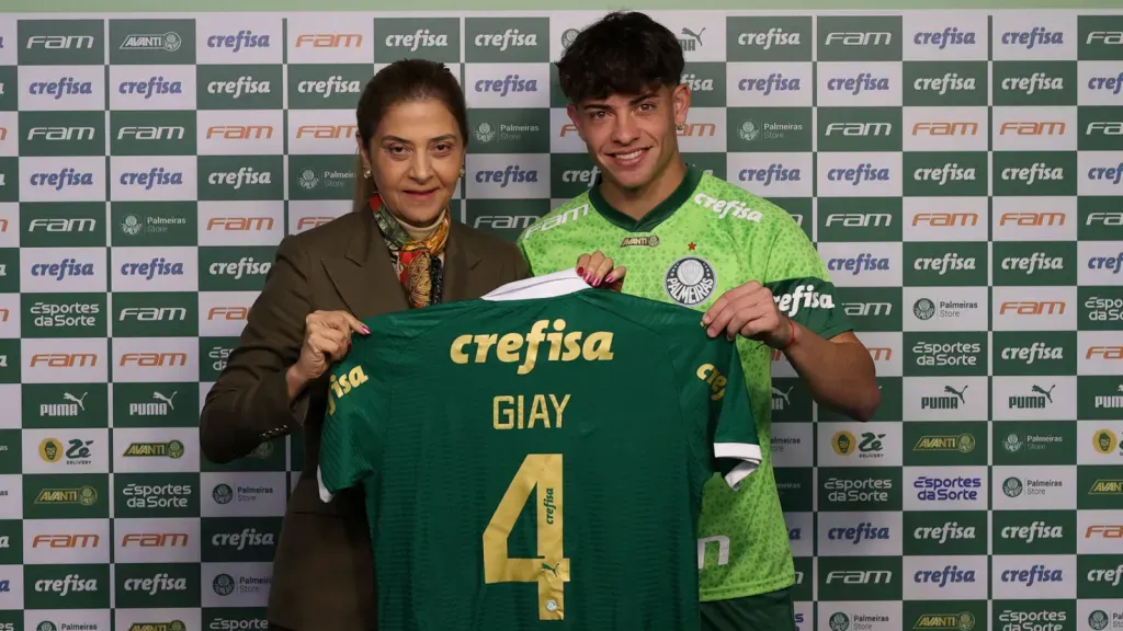 Agustín Giay apresentado ao Palmeiras. (Foto: Cesar Greco/Palmeiras/Divulgação)