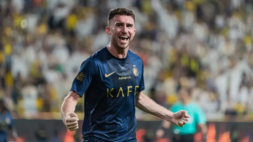 Aymeric Laporte com a camisa do Al Nassr. Foto: Power Sport Images