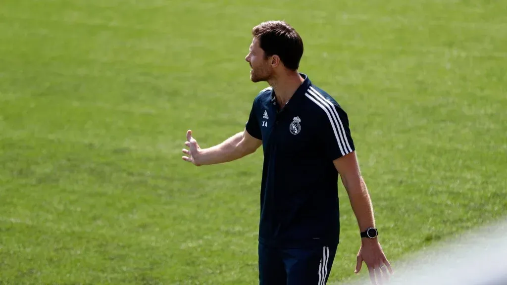 Xabi Alonso foi técnico das categorias de base do Real Madrid. Foto: IMAGO / Defodi.