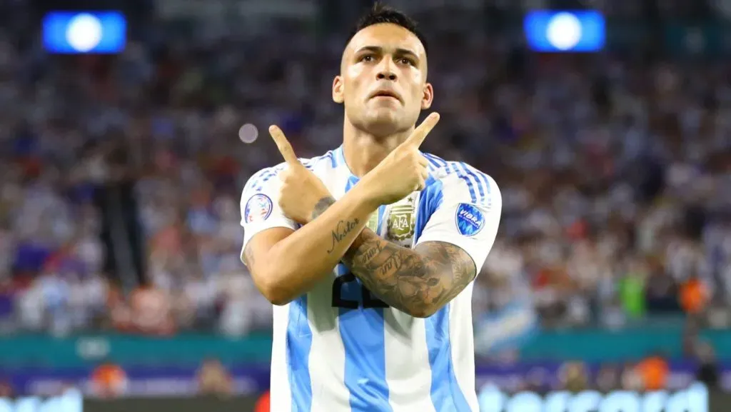 Lautaro Martínez merece entrar en la conversación, su temporada es fantástica.