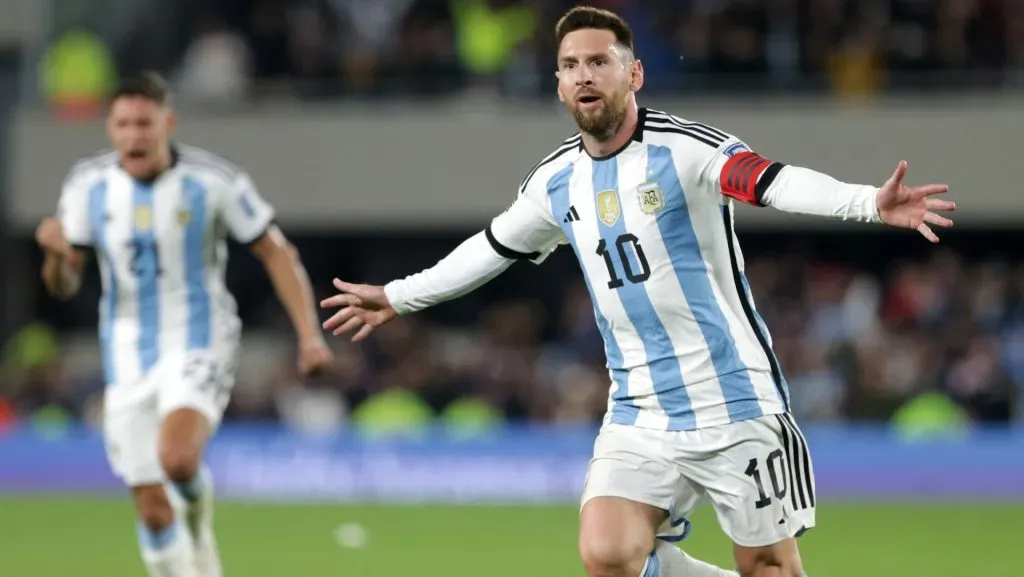 Lionel Messi celebra su gol por Argentina