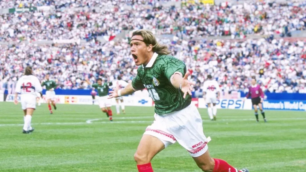Luis Hernández es el máximo anotador de México en Copa América (Getty)