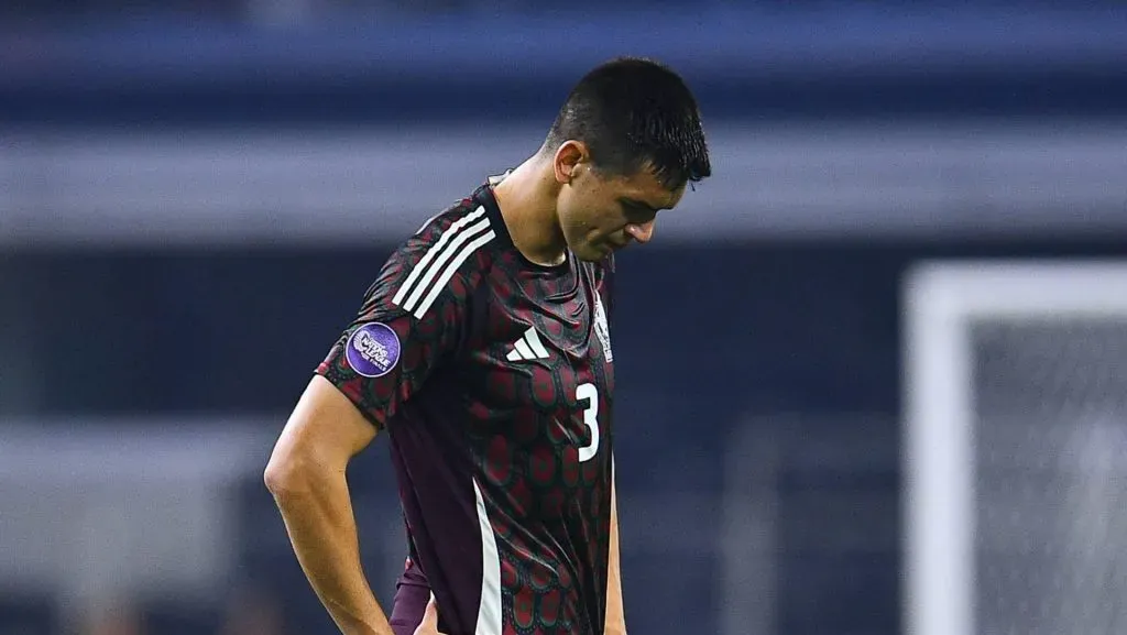 César Montes no pudo estar presente en la derrota de México (IMAGO)