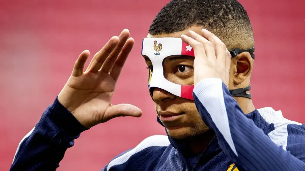 La máscara que no le dejaron usar a Mbappé en la Eurocopa.