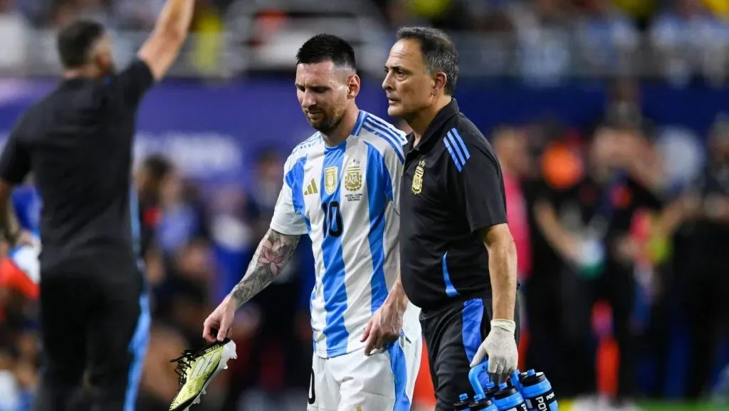 Lionel Messi saliendo de la final de la Copa América 2024 (IMAGO)