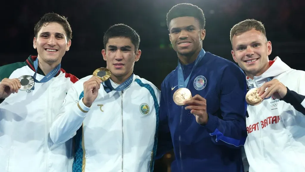 Marco Verde se subió al podio de los Juegos Olímpicos tras obtener la medalla de plata. (GETTY IMAGES)