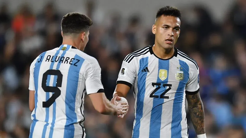 Sin Messi ni Dimaría, Álvarez y Martínez compartirán el ataque argentino [Foto: Getty]