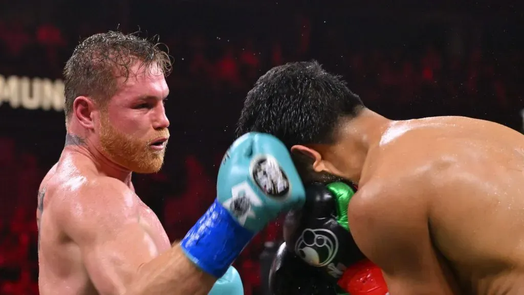 Canelo Álvarez venció a Jaime Munguía en su primera pelea de 2024 (IMAGO)