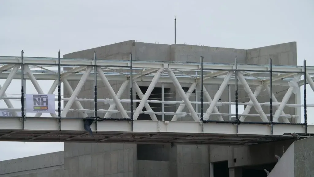 Así es el nuevo puente peatonal del Monumental (La Página Millonaria)