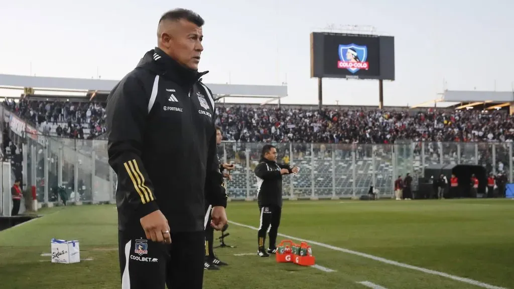 Almirón enfrentará un mes de agosto clave en su ciclo por Colo Colo