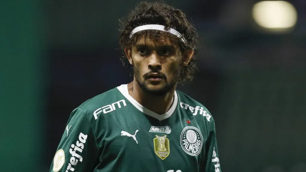 Gustavo Scarpa é liberado pelo Nottingham Forest e define em qual clube quer jogar