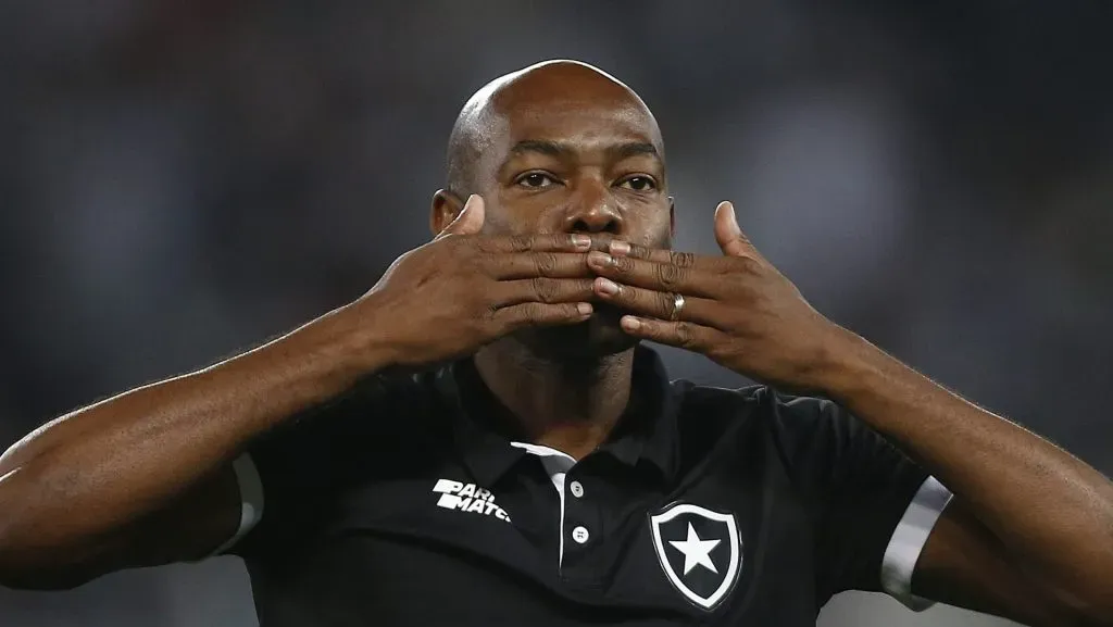 Botafogo pode ter Caçapa de volta (Photo by Wagner Meier/Getty Images)
