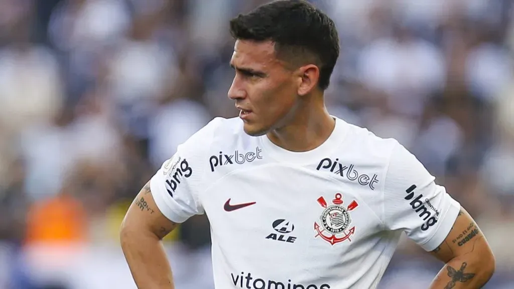 Rojas pode trocar o Corinthians por novo clube. (Photo by Ricardo Moreira/Getty Images)