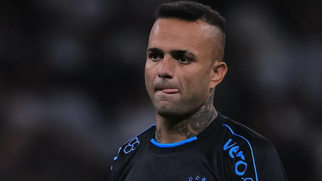 Luan não renovou com o Grêmio (Foto: Ettore Chiereguini/AGIF)