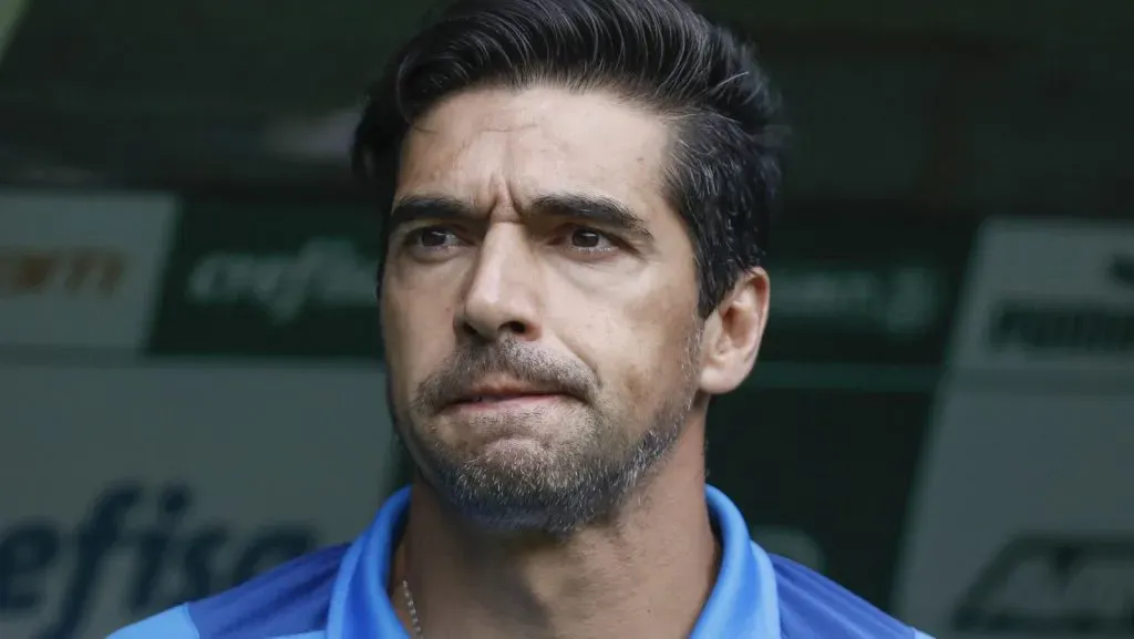 Abel Ferreira desaprovou atitude de jogador (Foto: Ricardo Moreira/Getty Images)