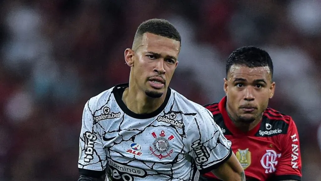 Foto: Thiago Ribeiro/AGIF – João Victor pode retornar ao Corinthians