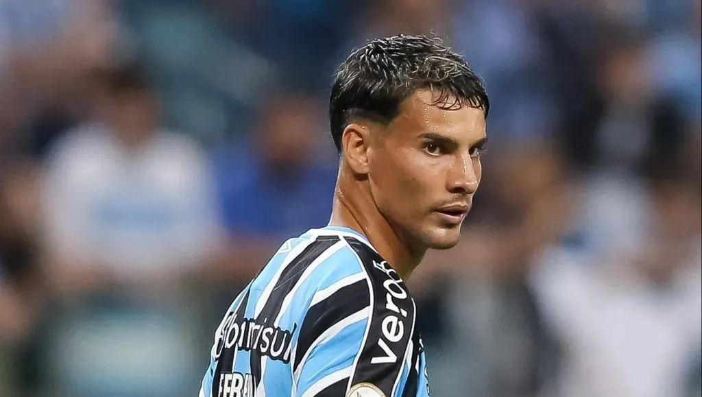 Ferreira tem futuro incerto no Grêmio (Foto: Pedro H. Tesch/Getty Images)