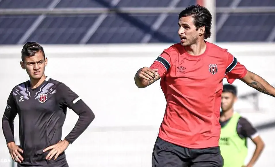 Bryan Ruiz en Alajuelense