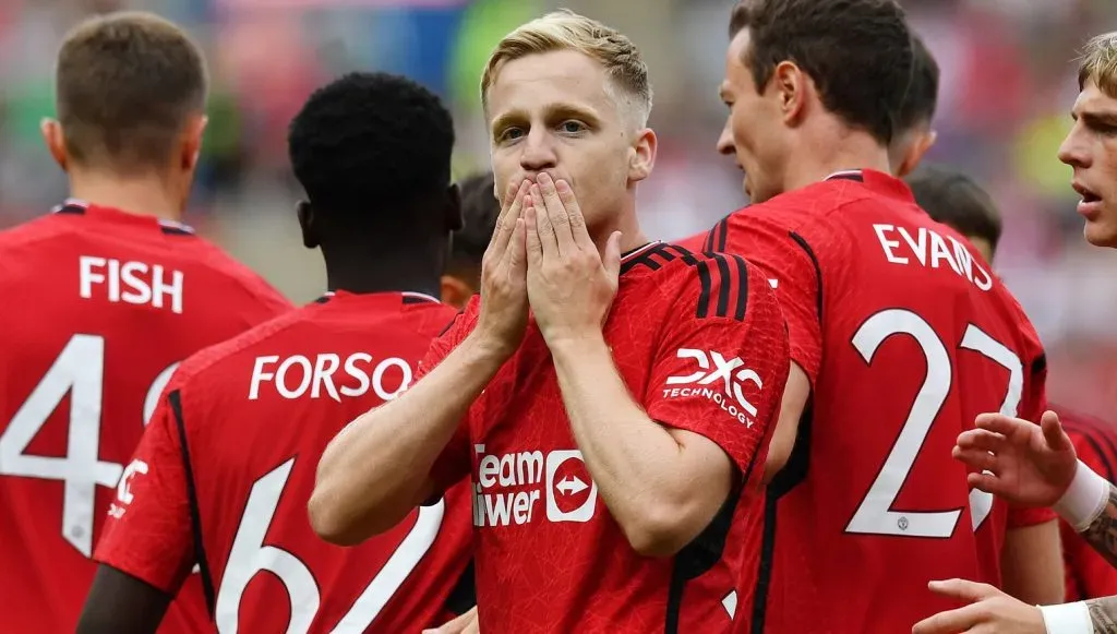 Donny van de Beek se emocionó luego de su gol.