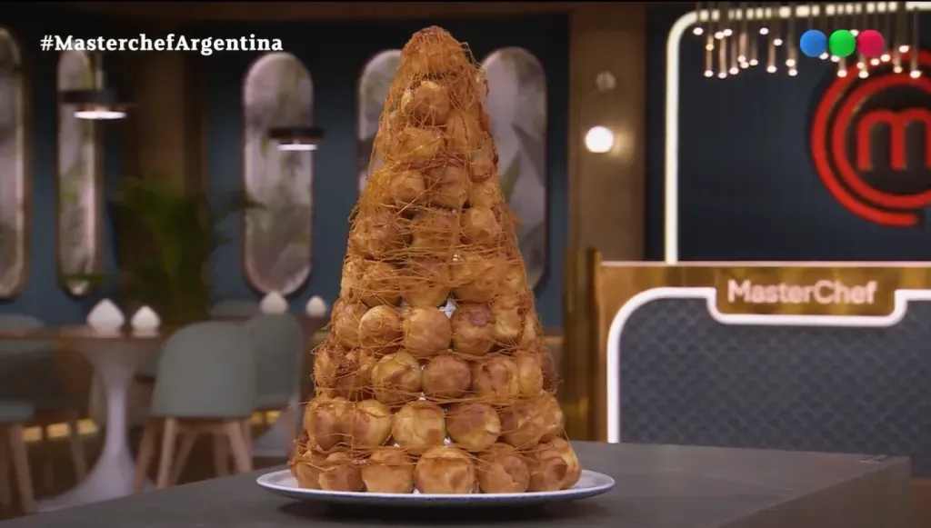 La torre de profiteroles que tuvieron que preparar los participantes en MasterChef.