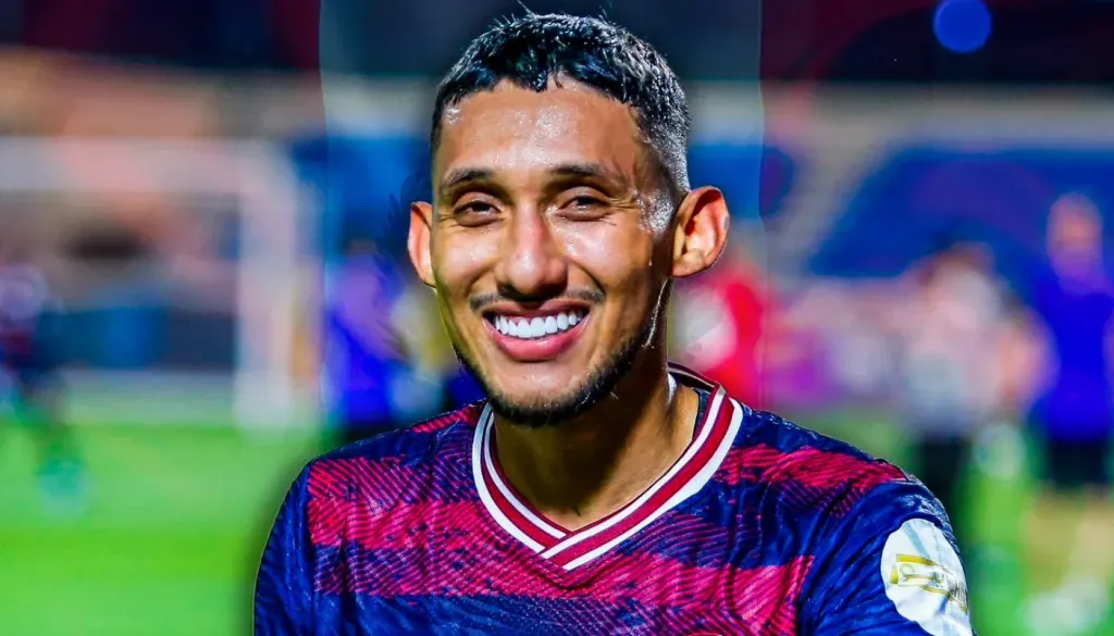 Gonzales jugando para Al Adalah. (Foto: Al Adalah Prensa)