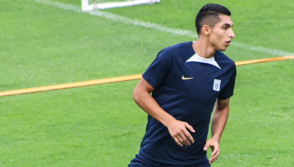 Serna jugando para Alianza. (Foto: Alianza Lima Prensa)